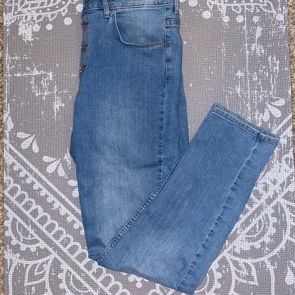 H&M High Waisted Skinny Jeans - Picture 5 of 5